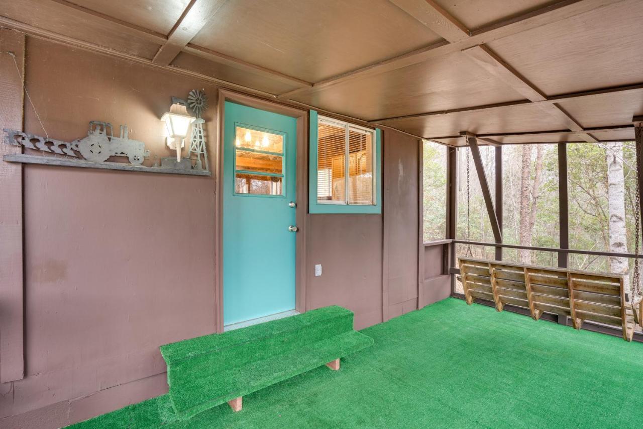 Peaceful Warne Cabin Fenced Yard And Screened Porch Brasstown Dış mekan fotoğraf