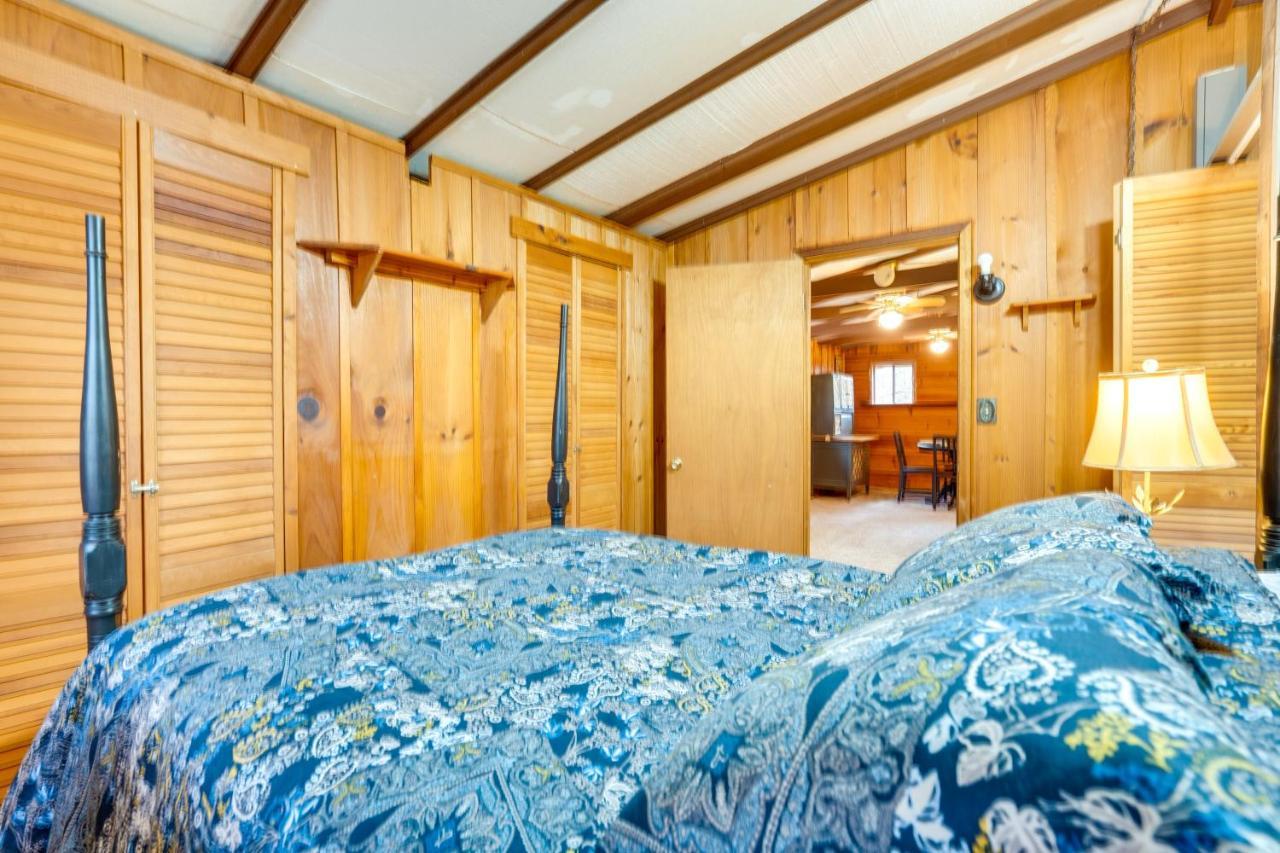 Peaceful Warne Cabin Fenced Yard And Screened Porch Brasstown Dış mekan fotoğraf