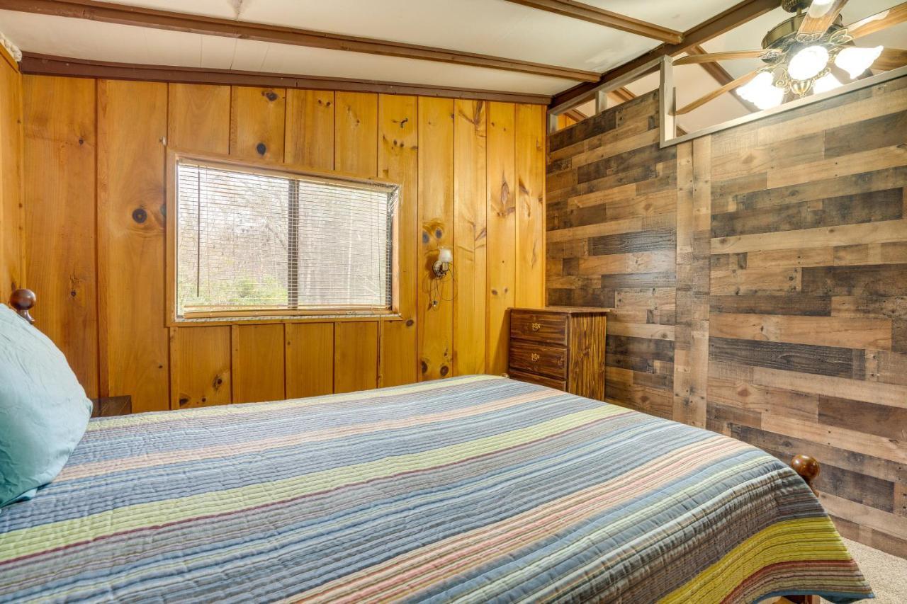 Peaceful Warne Cabin Fenced Yard And Screened Porch Brasstown Dış mekan fotoğraf